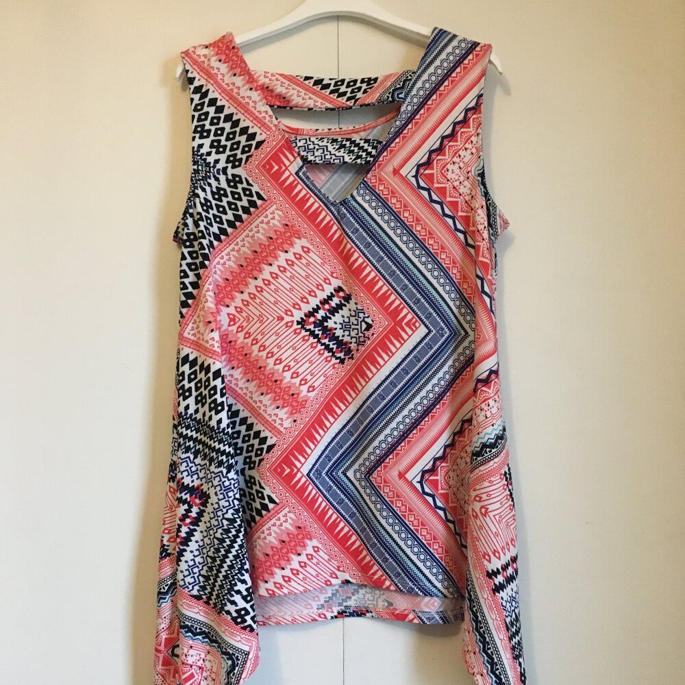 Vintage 70s Handmade Chevron Zig Zag Handkerchief Hem Top Large